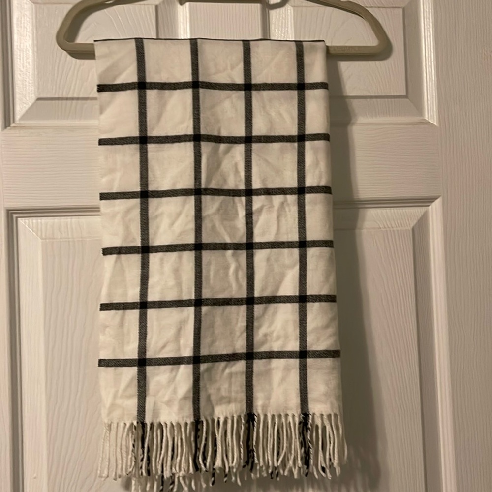 Gap Windowpane Scarf